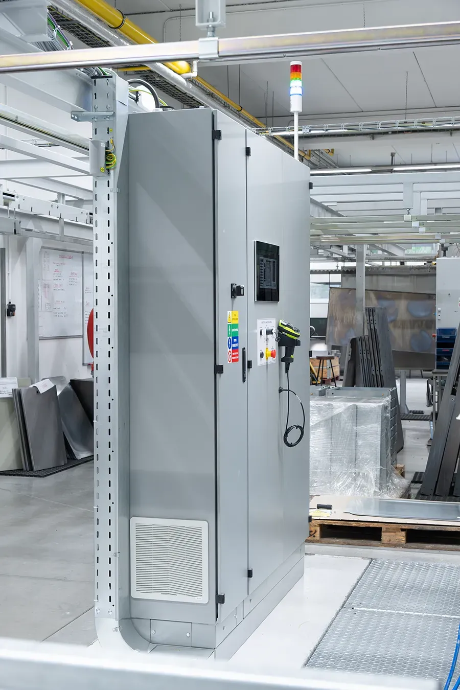 Hlavní panel řídicího systému ESCO se čtečkou čárových kódů