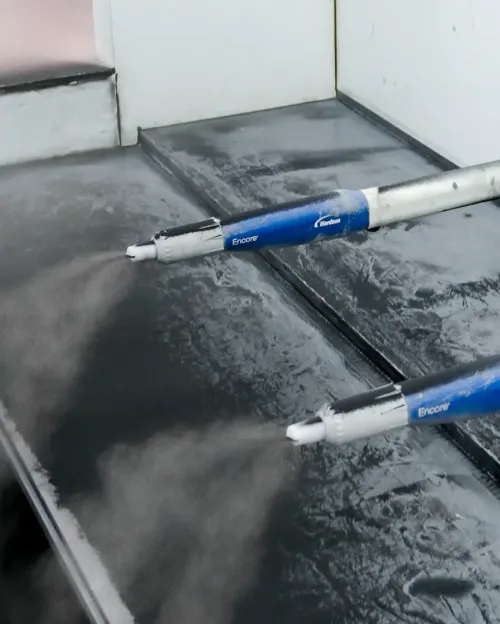 Automatické manipulátory dávkující práškovou barvu