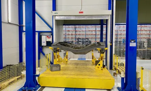 Robotic coating line for railway chassis