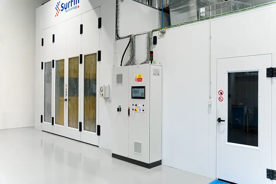 Řídicí panel řídicího systému ESCO v průmyslové mokré lakovně