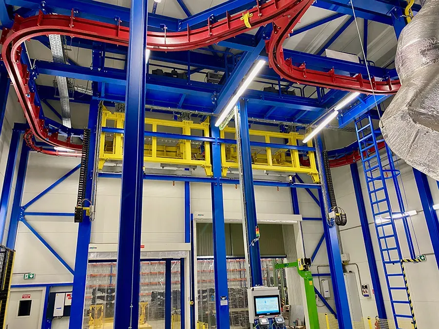 Overhead conveyor in coating line