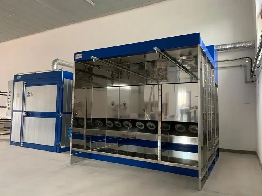 Powder coating booth