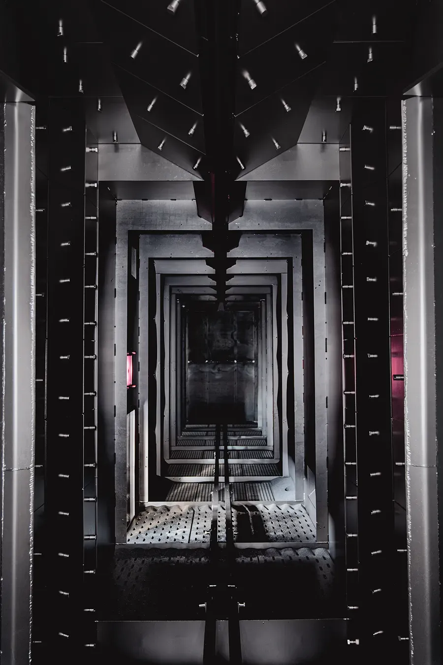 Interior blasting chamber