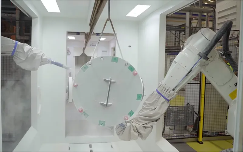 Robotic powder coating