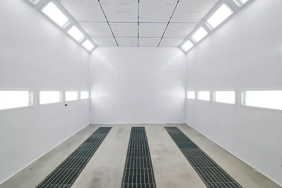 Mokrá lakovací kabina - vnitřní pohled