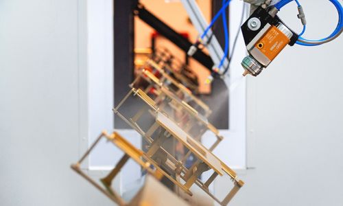 Automatic robotic coating line reduced wet coating usage