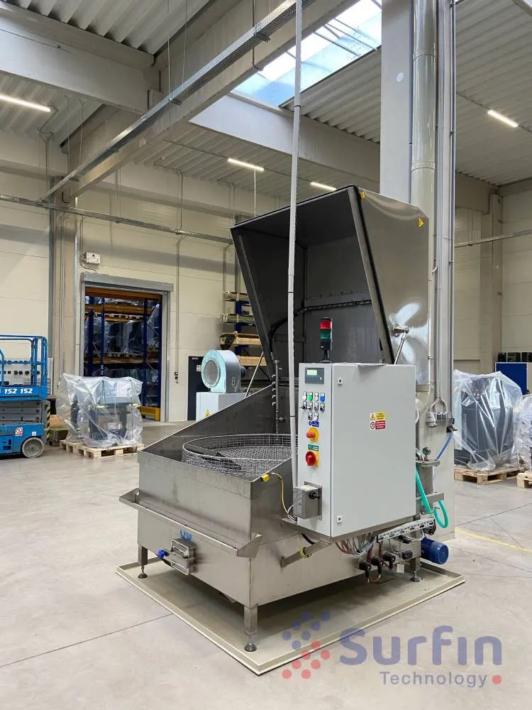 Manual blasting chamber side view