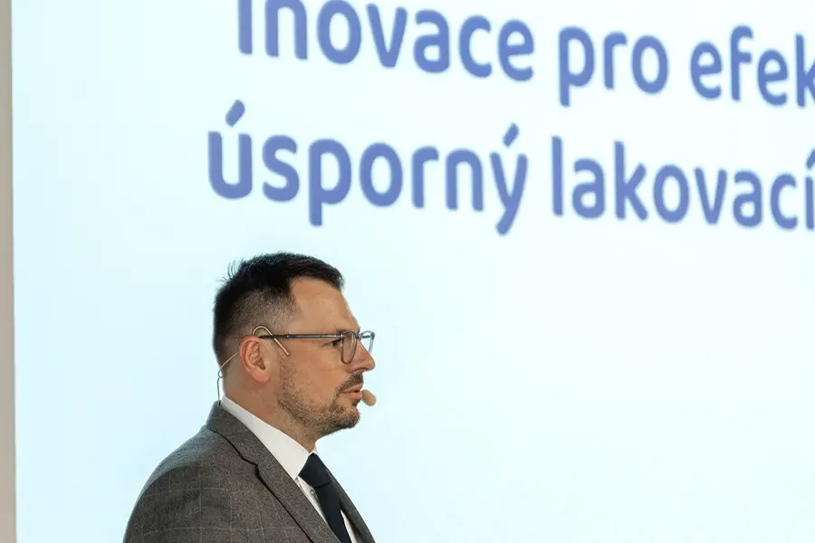 Jaroslav Blažek prezentující na konferenci