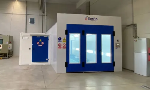 Spray-paint facility for fireplace inserts manufacturing