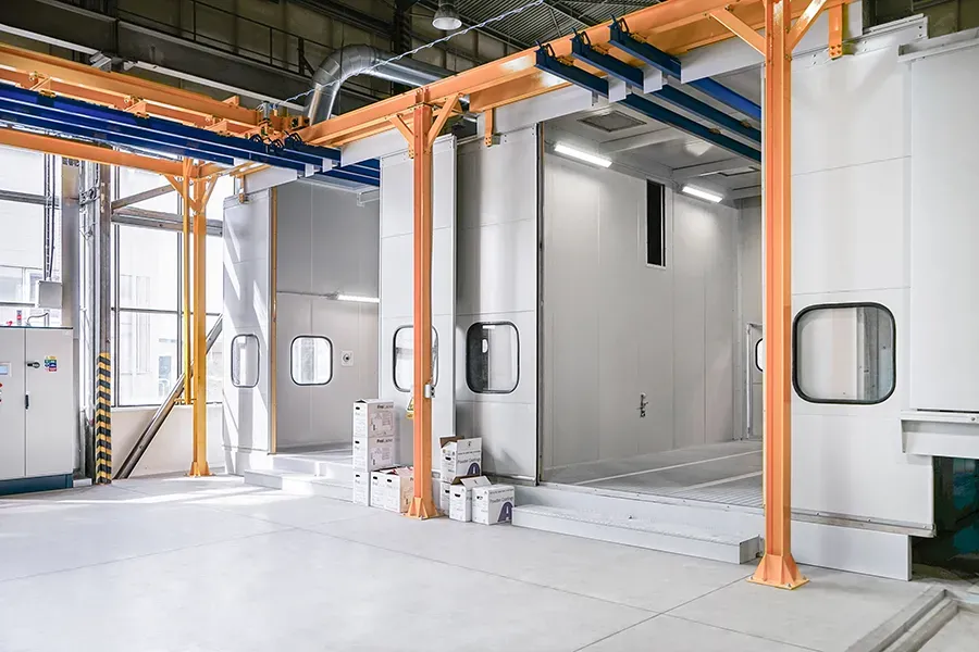 Semi-automatic powder coating booths