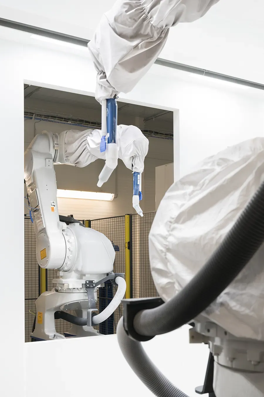 Automatic robotic powder coating